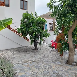 casa-el-hoyo-hermigua.in-canary-islands.com/